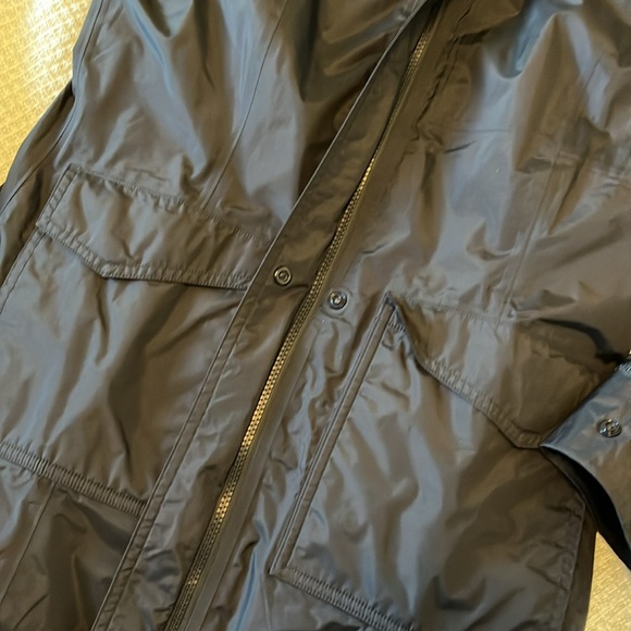 Patagonia Raincoat size smalll - Picture 8 of 11